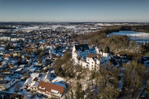 Illertissen, Vöhlinschloss, Neu-Ulm, Landkreis, Drohne, Winter, Panorama, Luftaufnahme, Tourismus